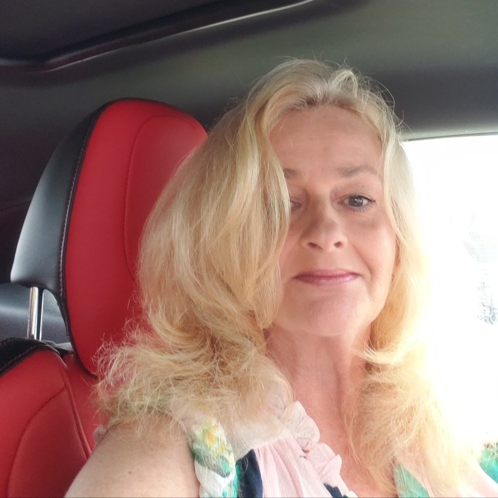 Meet your Posher, Candace